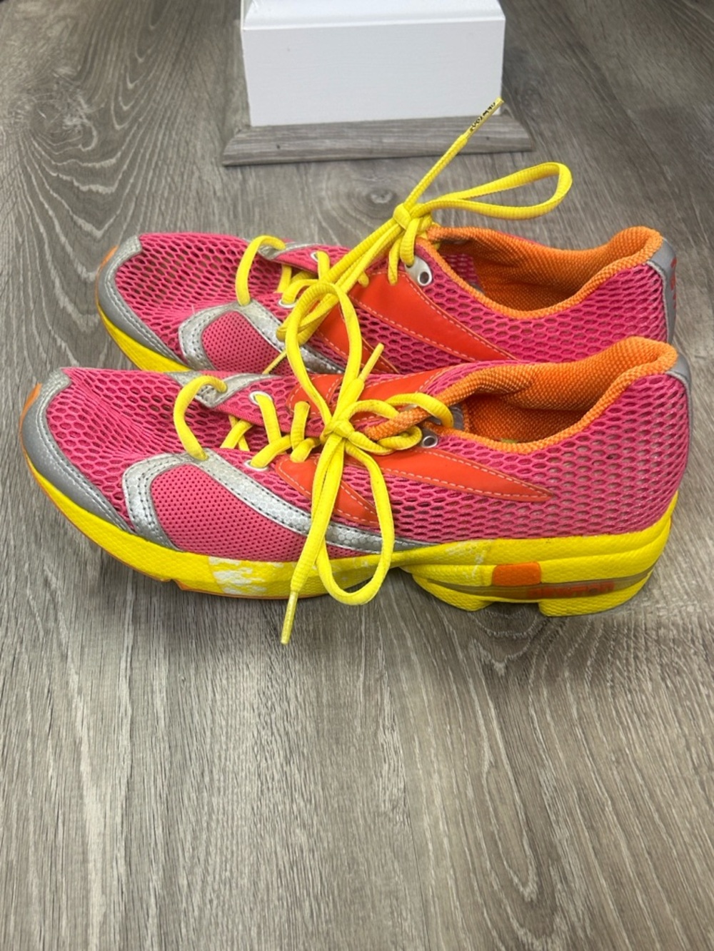 Newton Running Distance U trainer Sneakers Pink Orange